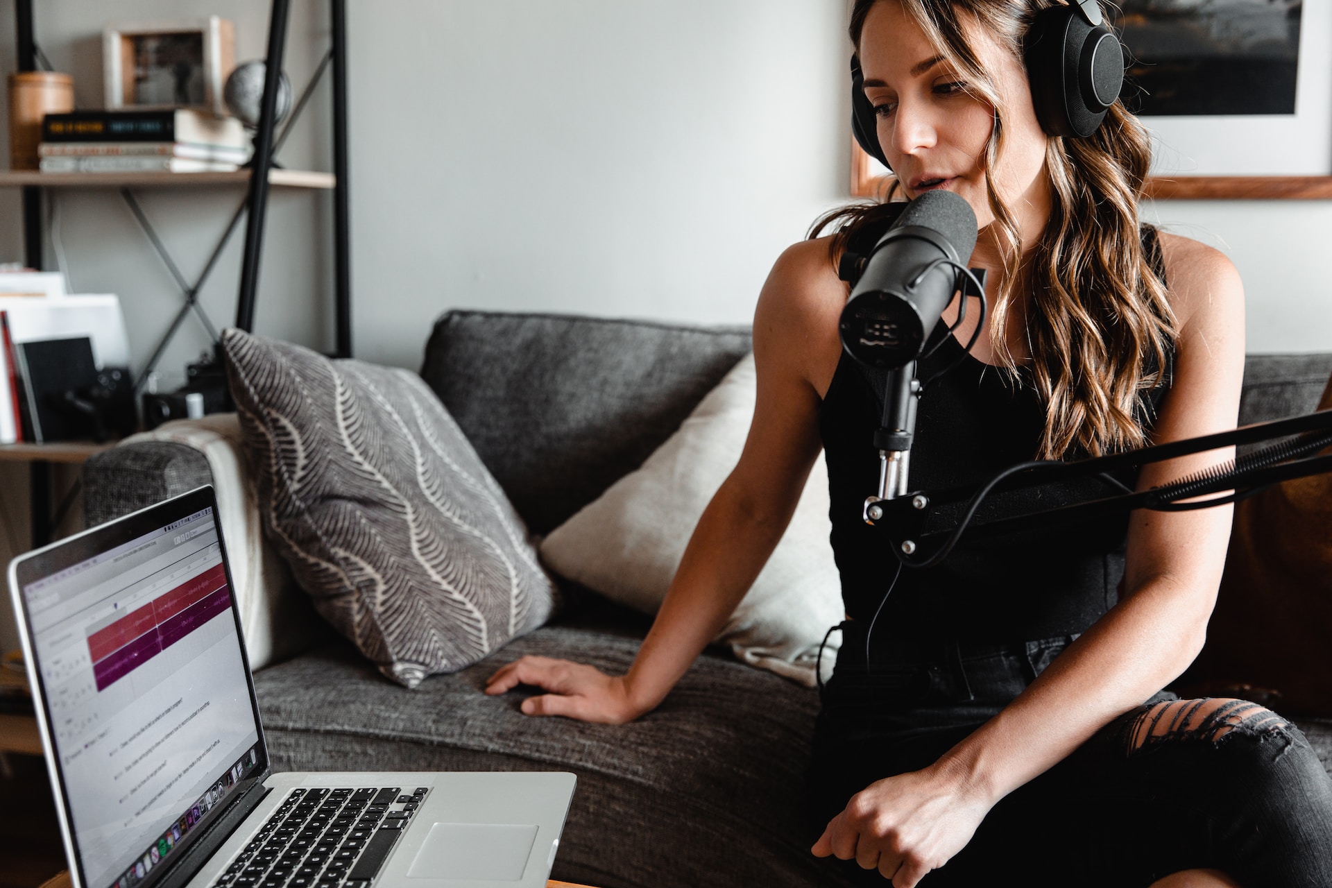 How to Start Your Own Podcast on Business: 7 Step-by-Step Guide